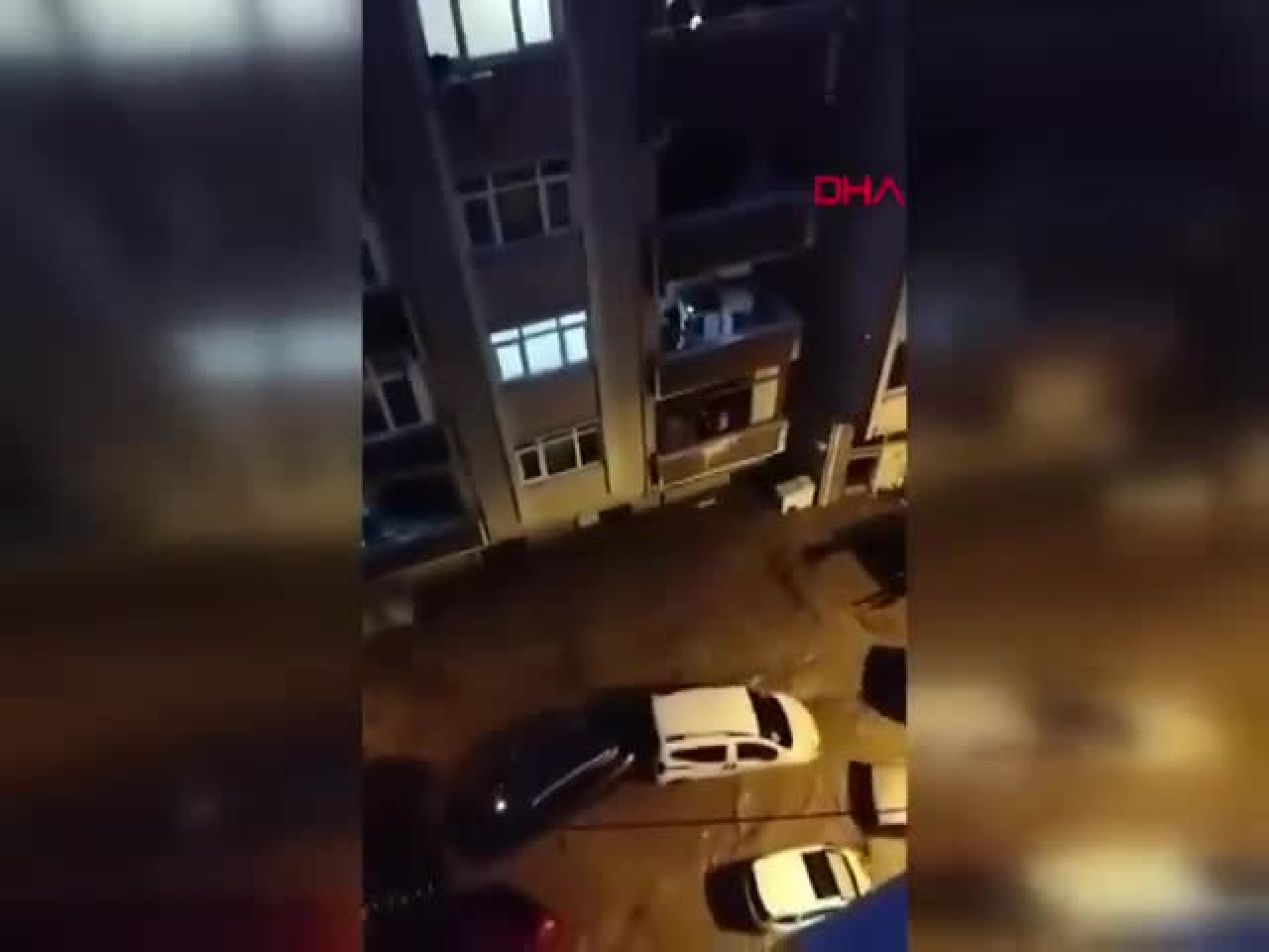 Sel dev metropolü adeta esir aldı! Görüntüler korkunç