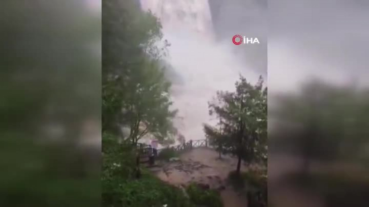 Bursa'da sağanak sonrası Suuçtu Şelalesi coştu! İşte o görüntüler