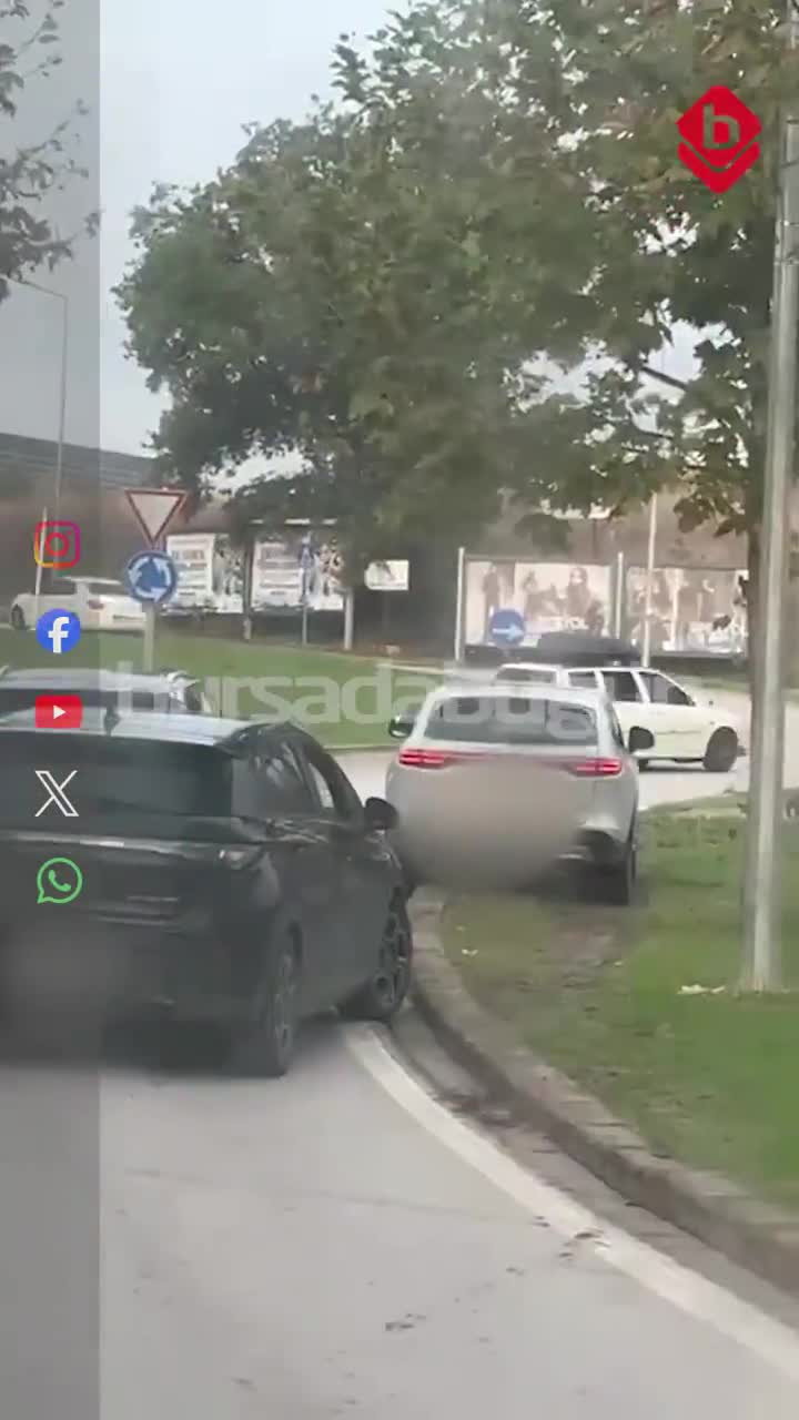 Bursa'da sabah trafiği kilitlendi! Sürücüler kaldırıma çıktı