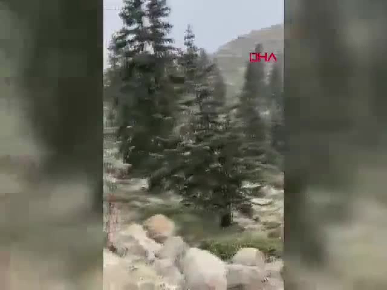 Bursa'nın üzerine kışın ilk imzası atıldı! Lapa lapa yağdı