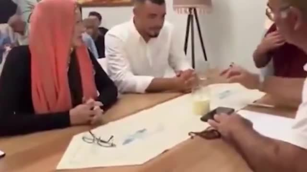 Nikaha damga vuran an! İmam üstüne basa basa sordu, damat kabul etti