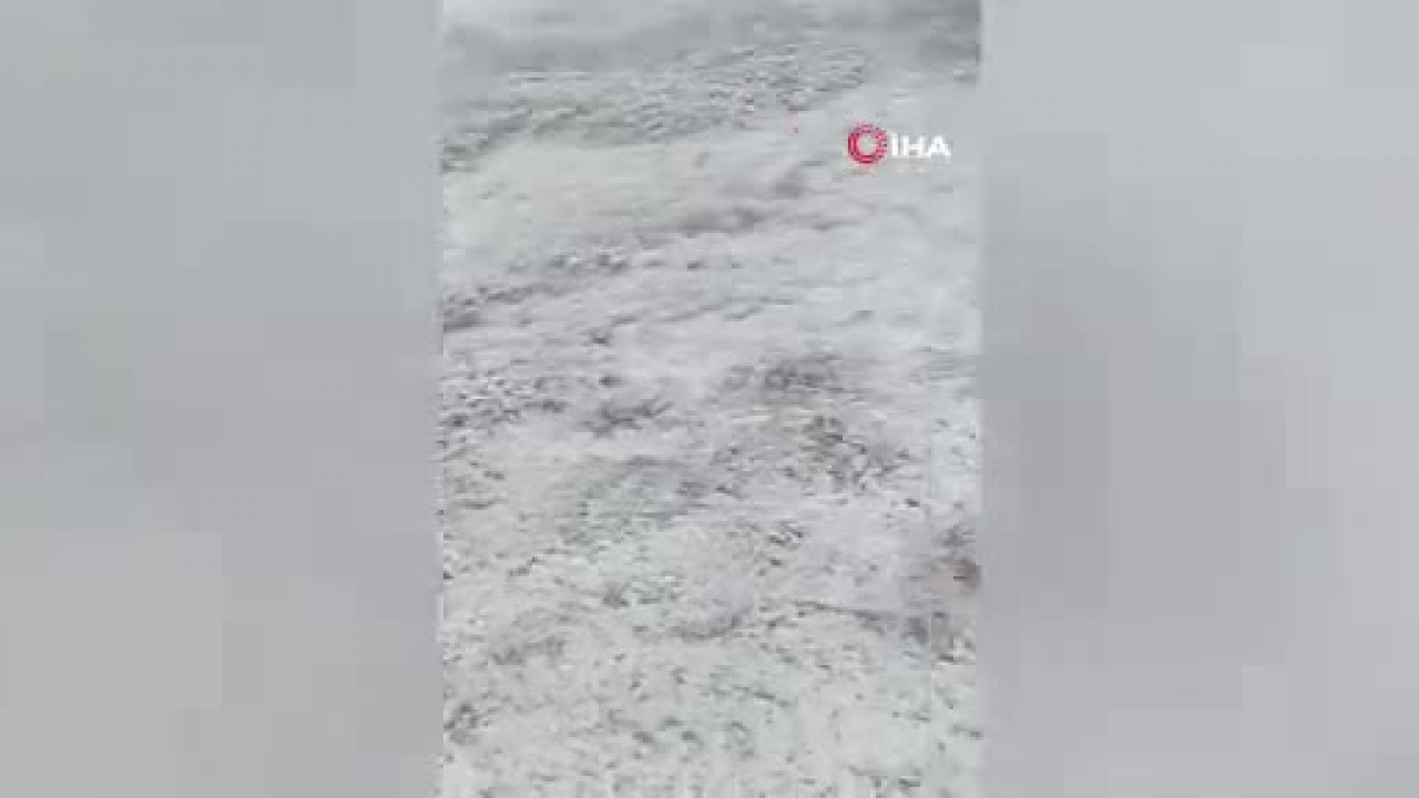 Bursa'da kış kendini gösterdi! Bir ilçemizde yağmur yerini kara bıraktı...