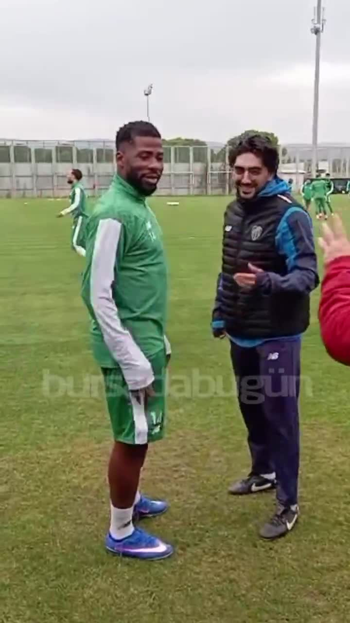 Bursasporlu Iheanacho'ya karpuz sürprizi!