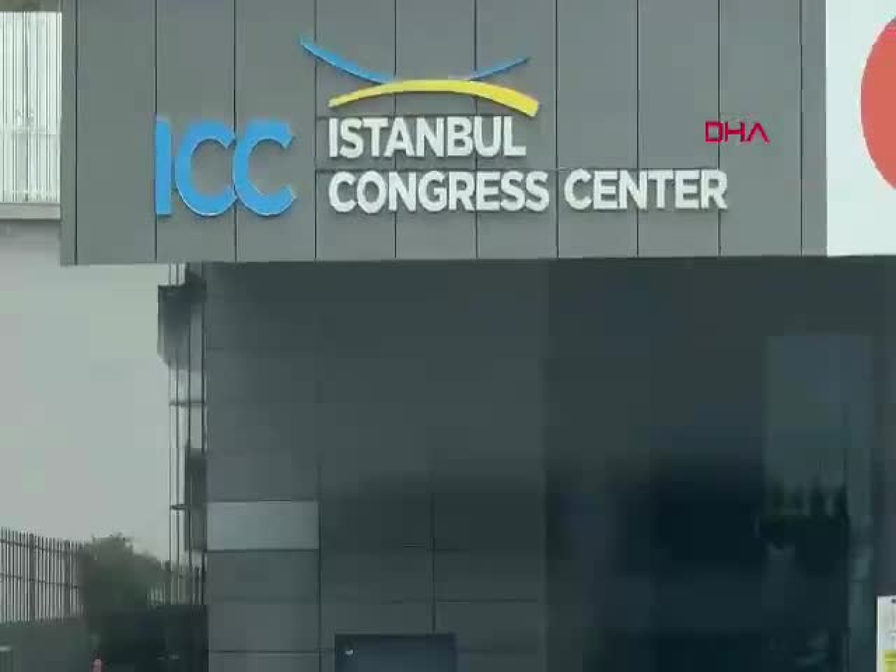 Binlerce kişinin katıldığı konserde korkunç olay: İki kişi can verdi, bir ağır yaralı var...
