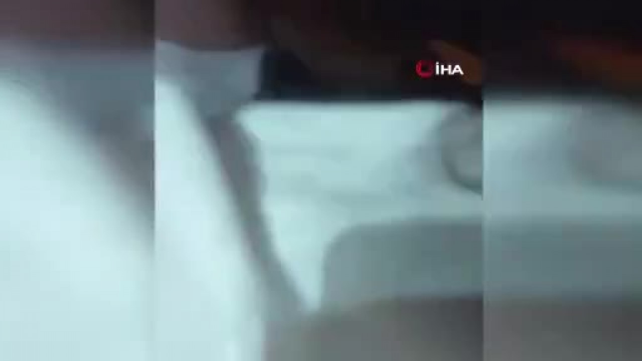 Aracından inerek başka bir araca saldırdı! Korku dolu anlar kamerada