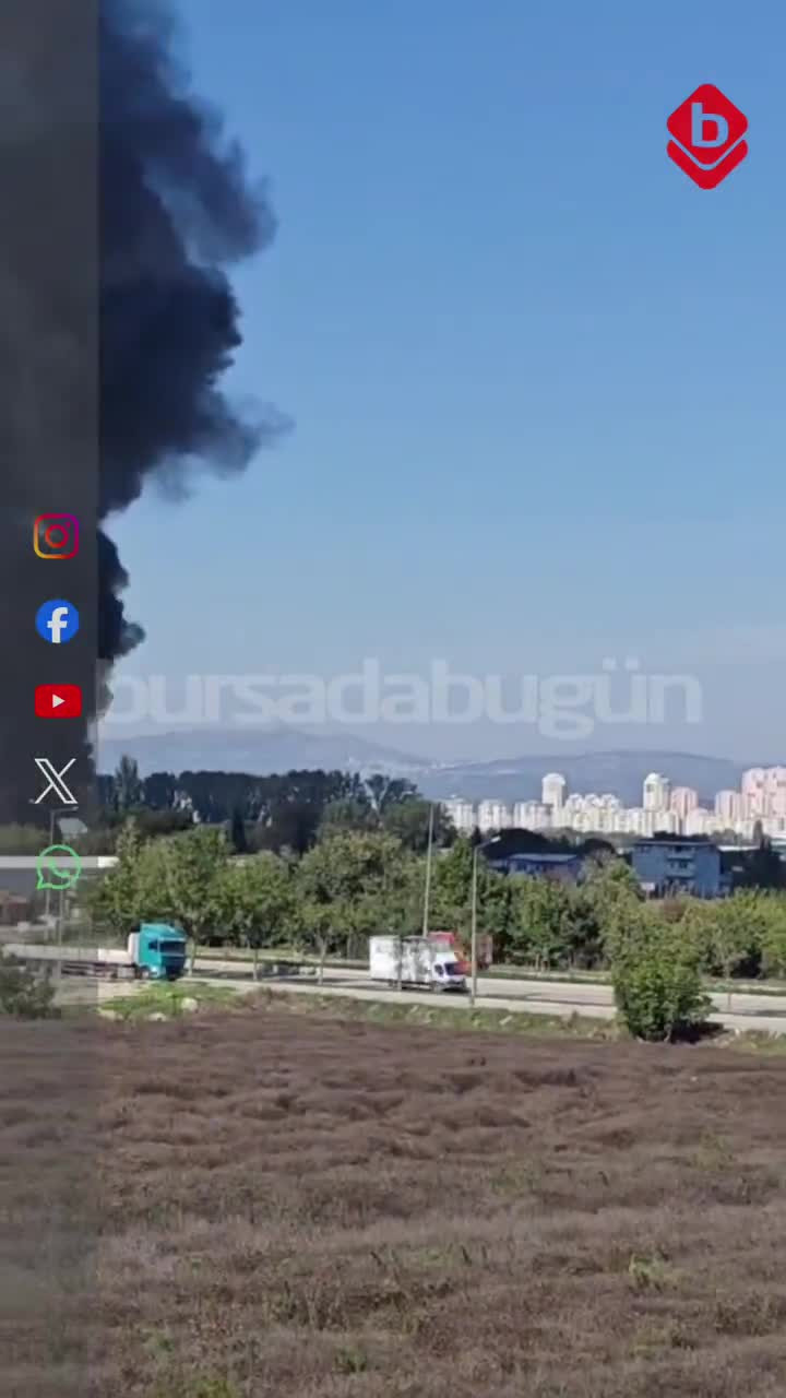 Bursa'da büyük yangın! Siyah dumanlar gökyüzünü sardı, her yerden görüldü... -1