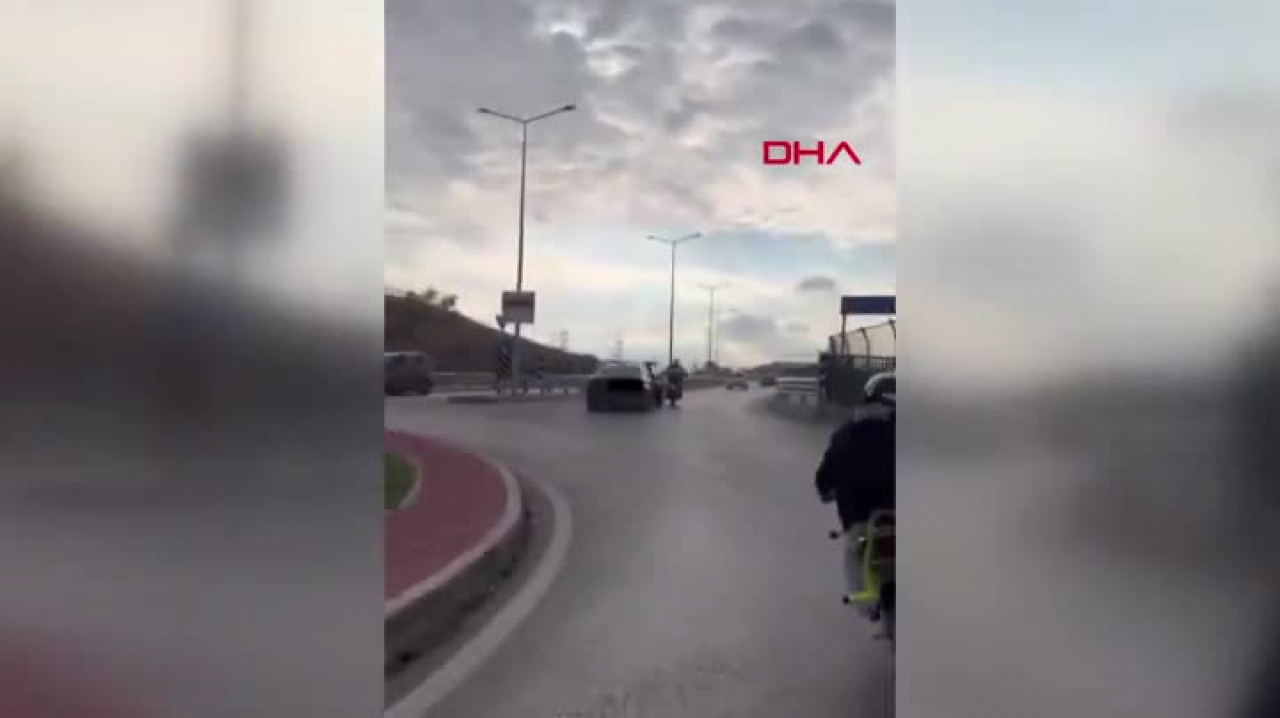 Bursa'da drift atan otomobil motosiklete çarptı! Kaza kamerada...