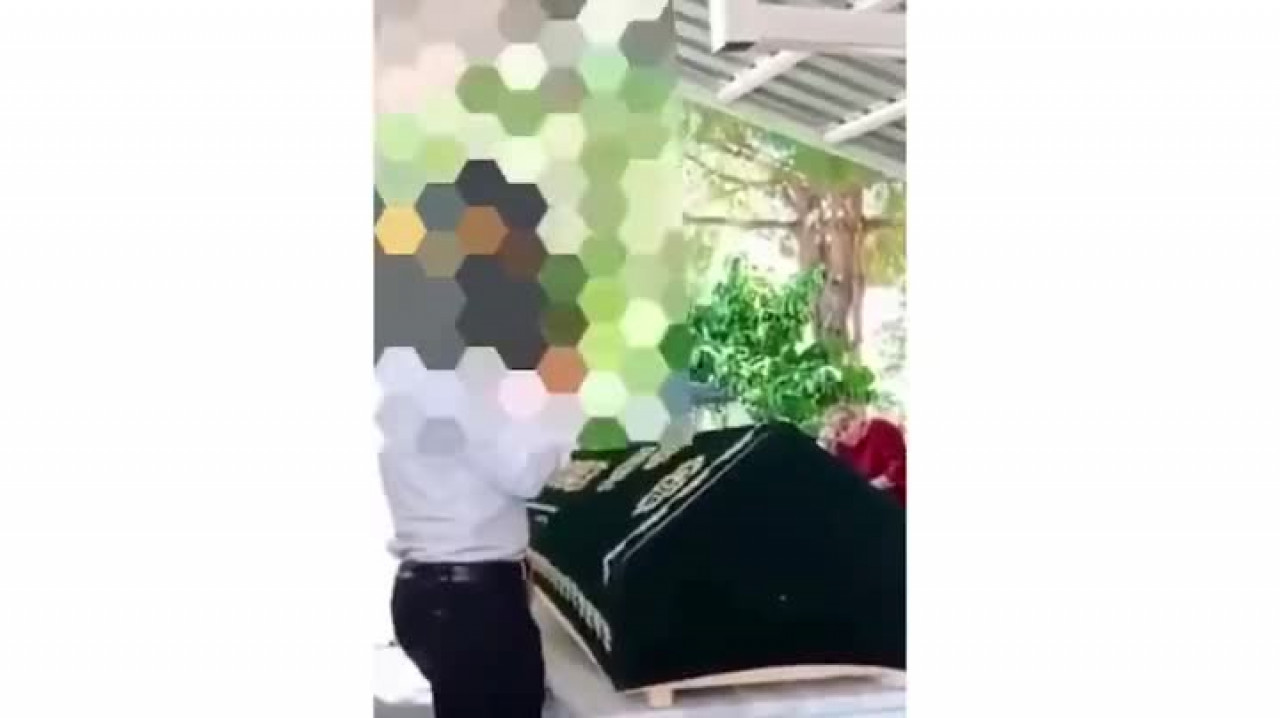 Cenazede tartışma yaratacak olay!