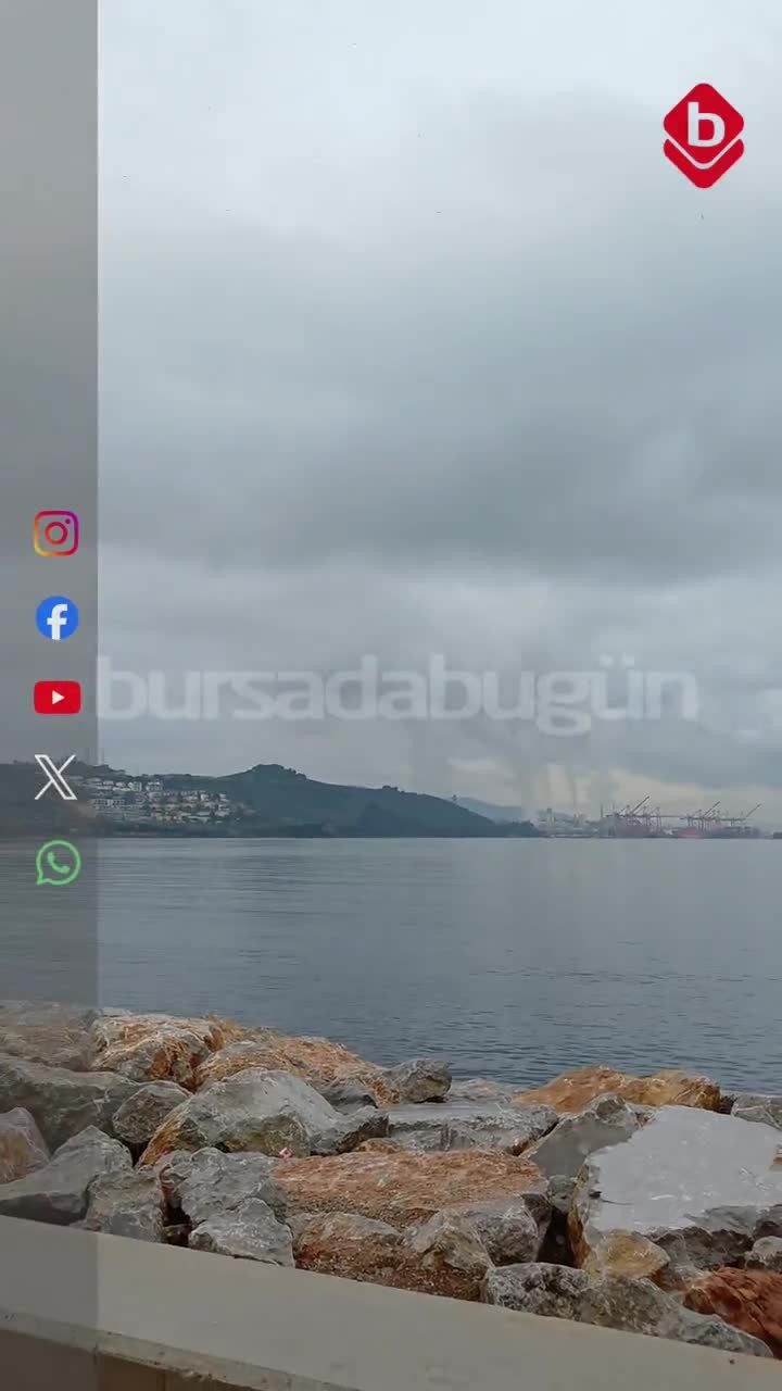 Bursa'da gökyüzünü duman kapladı! Bulutlara mı bakıyoruz, dumanlara mı?
