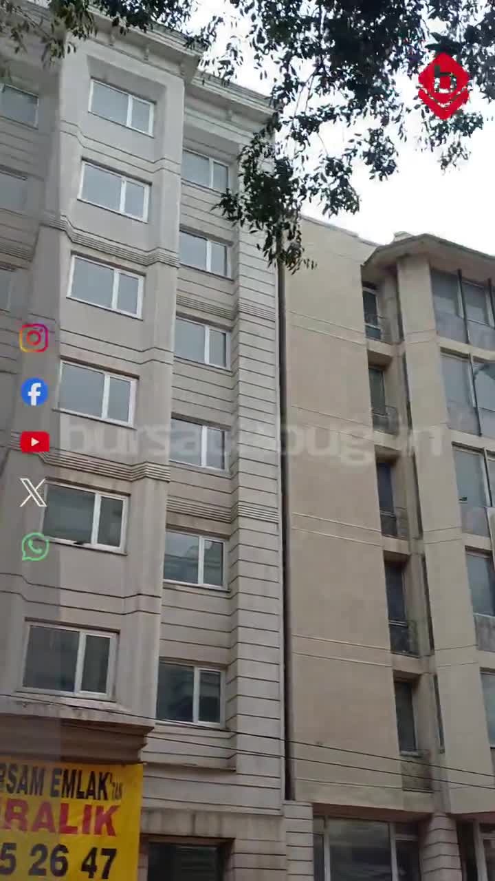 Bursa'nın en işlek caddelerinde neler oluyor? Tablo aynı, ilanlar ardı ardına asıldı...