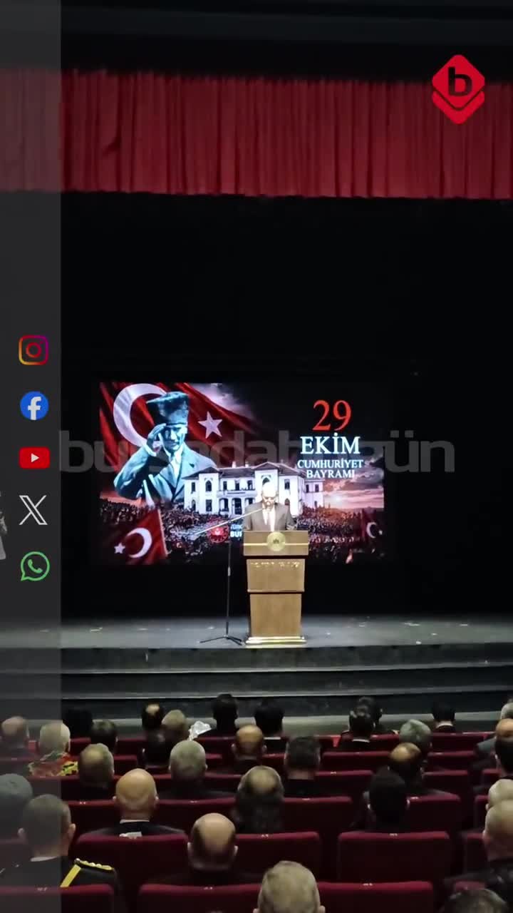 Bursa'da 29 Ekim coşkusu! Cumhuriyetin 103'üncü yılı gururla kutlanıyor