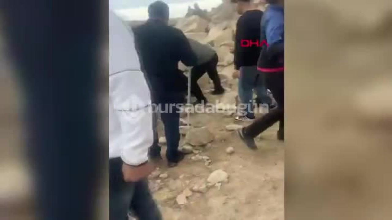 Kapadokya'da peribacası çöktü: Ölü ve yaralılar var!