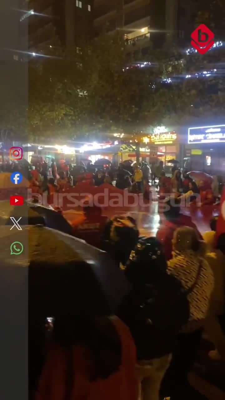 Bursa'da Cumhuriyet coşkusu FSM'ye taştı!