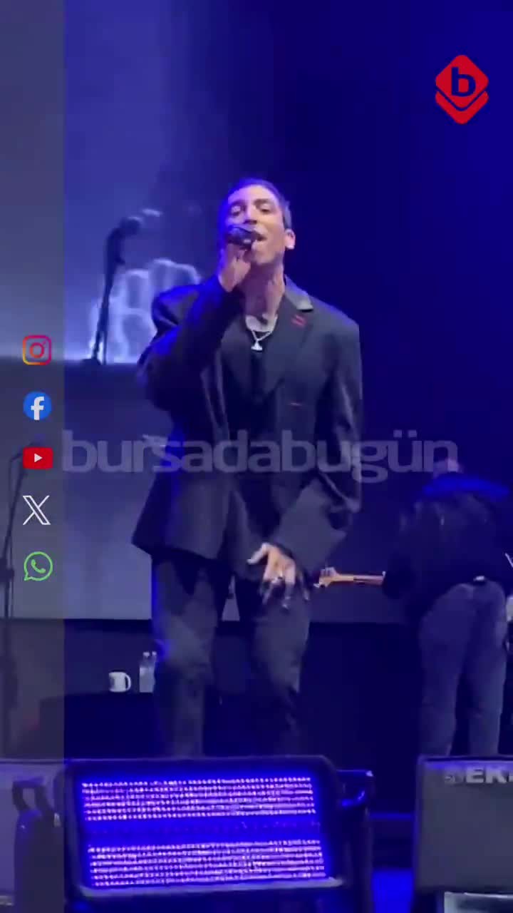 Bursa'da Cumhuriyet aşkı yağmura rağmen dinmedi! Can Bonomo sahne aldı