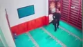 Caminin sadaka kutusundan 200 lira çalan şah...