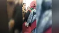 Tramvayda "Çocuklar oturmasın" kavgası! Bağı...