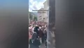 Bursa'da okul kapısında izdiham! Veliler çöz...