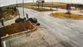 Kavşakta saniyeler içinde facia: 2 kişi haya...