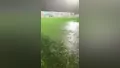 Sağanak maçı tatil etti, yedek kulübesini su...