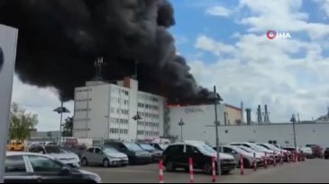 Berlin'de kimya fabrikasında yangın!