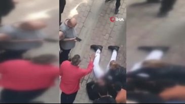 Bursa'da sinir krizi geçiren kız sevgilisini bıçakladı!