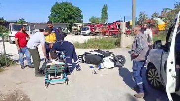Bursa'da motosiklet dönüş yapan araca çarptı!&nbsp;2 yaralı