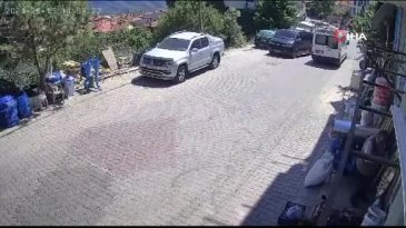 Denizli'de traktörle motosiklet kafa kafaya çarpıştı