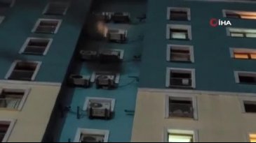 İstanbul'da 10 katlı binada yangın paniği