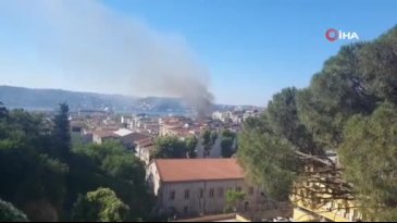 İstanbul'da iki katlı bir binada yangın!