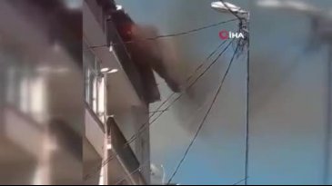 İstanbul'da evinin terasında mangal yaparken çatıyı yaktı!