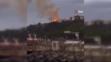 İstanbul'da ahşap bina alev alev yandı