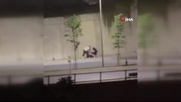İstanbul'da kaldırımda oturan kadını saçından tutarak sürüklediler