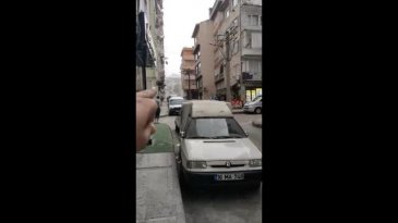 Bursa'da sokağın iki tarafında yağan yağmur şaşırttı