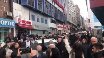 CHP Bursa İl Başkanlığı basın açıklaması düzenliyor: Vatandaşlar toplandı...