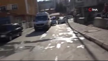 Genç kız annesini defalarca bıçaklayarak öldürdü
