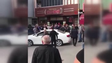 Bursa'da iftar saati yol kavgasında birbirlerine girdiler