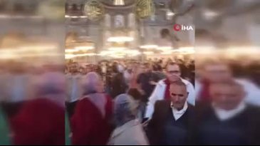 Ayasofya'da deprem paniği kamerada