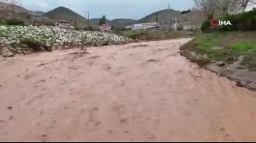 Bir şehir sele teslim...
