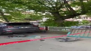 Bursa'da araç park halindeki otomobile çarptı!