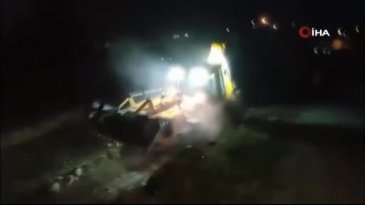 İnek su kanalına düştü: Ekipler kurtarmak için seferber oldu
