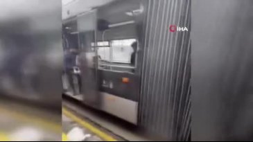 Metrobüs öndeki başka bir metrobüse çarptı: Yaralılar var