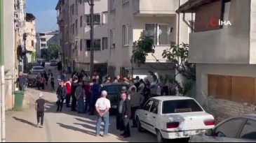 Bursa'da çöpten kavga! 1'i ağır 3 yaralı