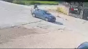 Bursa'da otomobille çarpışan motosikletteki 2 kişi yaralandı