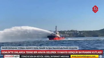 Gemlik'te onlarca tekne 19 Mayıs'ı kutladı