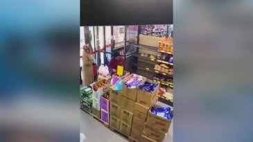Ünlü zincir markette çalışan genç kadın, daha fazla dayanamadı