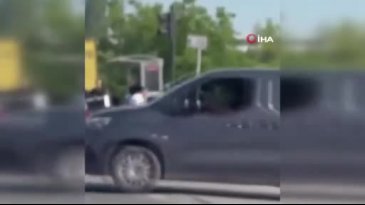 Bursa'da trafik canavarları iş başında! Bu sefer anayol boks ringine döndü