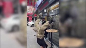 Bir dönemin yıldız ismiydi! Düştüğü hale bakar mısınız