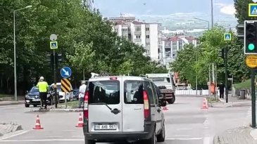 Bursa'da feci kaza! Araçlardan biri takla attı