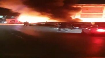 Bursa'nın ünlü caddesinde panik anları! Gece aydınlandı
