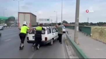 Sınava giderken araçları arızalandı, gözyaşlarına boğuldu